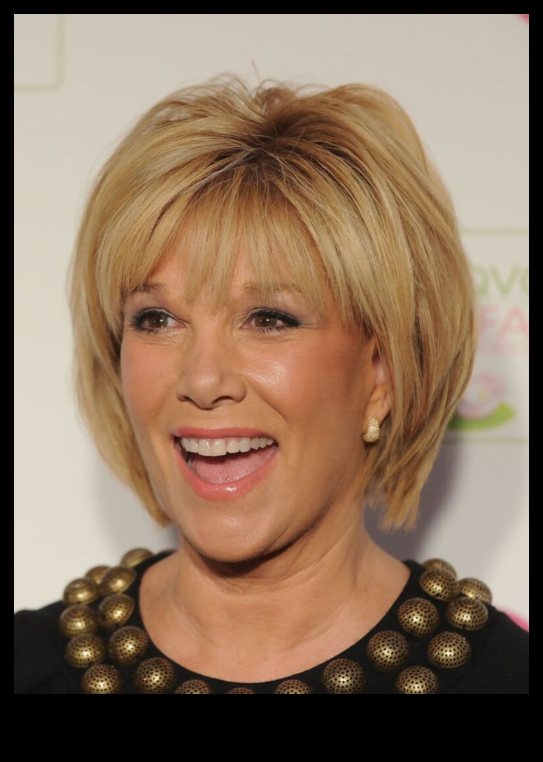 שיק וסטרייט: חובקת אופנה בתסרוקות חלקות יומיומיות