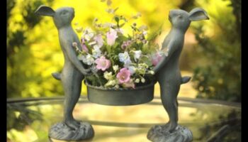 פלאים גחמניים: הרם את המרחב שלך עם אמנות גן